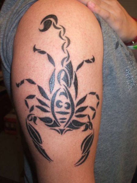 skorpion tattoo 1034