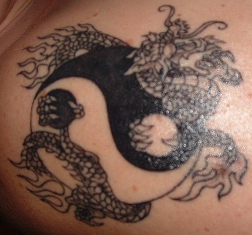 yin und yang tattoo 1016