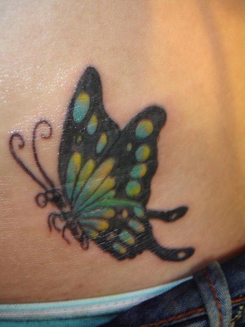 35 Tattoos für Männer und Frauen am Becken