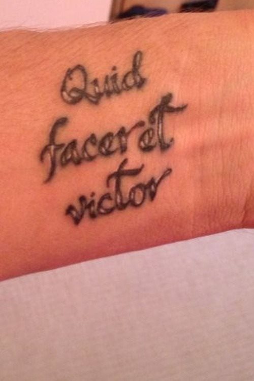 50 Tattoos von lateinischen Sprichwörtern, Phrasen und Sprüchen