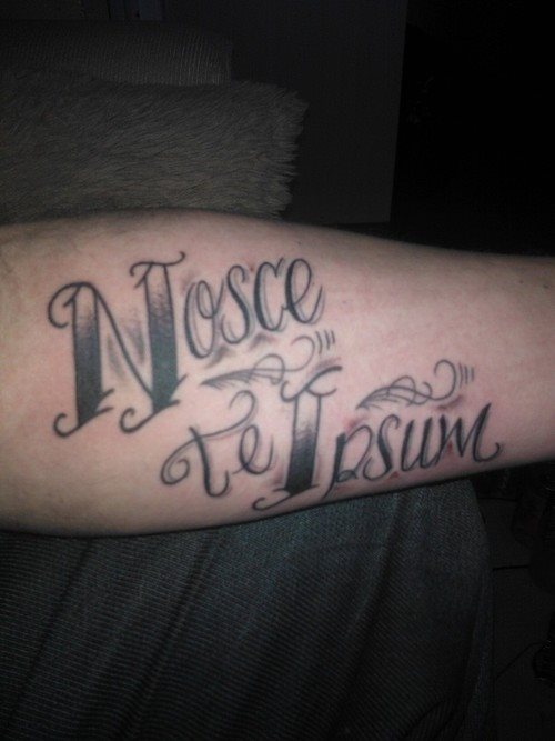 50 Tattoos von lateinischen Sprichwörtern, Phrasen und Sprüchen