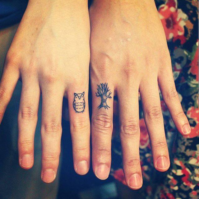 30 Tattoo-Ideen am Fingerknöchel und am Finger