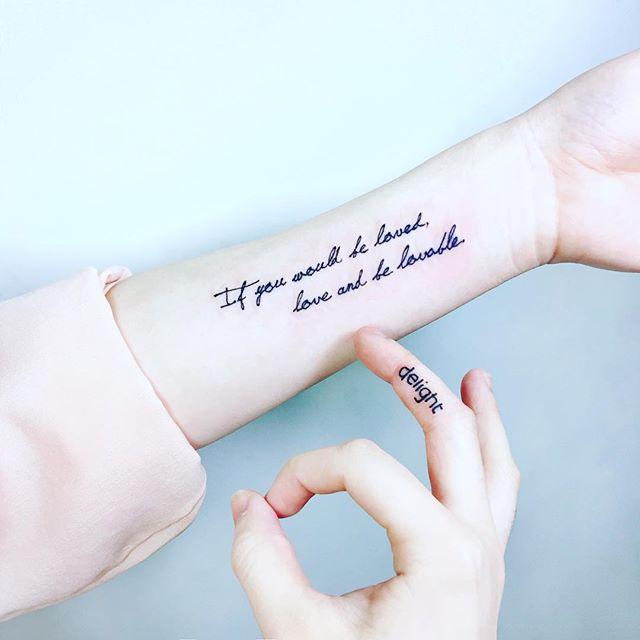 30 TattooIdeen am Fingerknöchel und am Finger