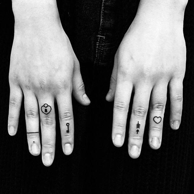 30 TattooIdeen am Fingerknöchel und am Finger