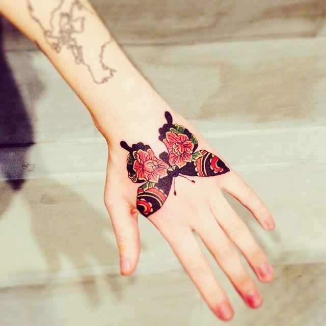 Hand Tattoo 149