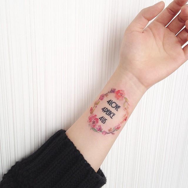 Handgelenk Tattoo 99