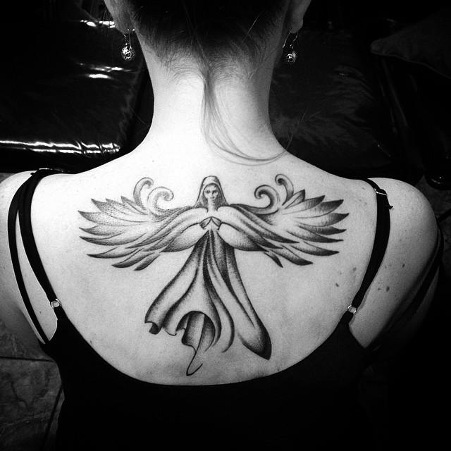 Fotogalerie von 76 Tattoos von Engeln und Engelchen