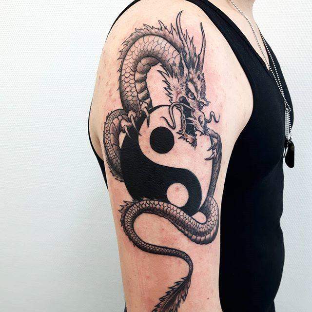Drache Tattoo 95