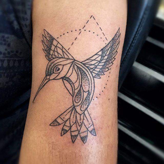 Kolibri Tattoos Bedeutung und 120 moderne Designs