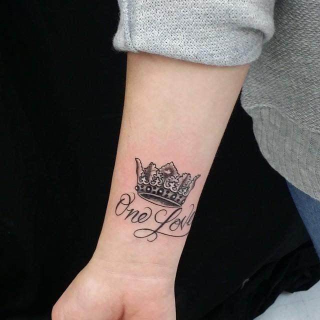 50 Tattoos von Kronen von Königen und Prinzessinen