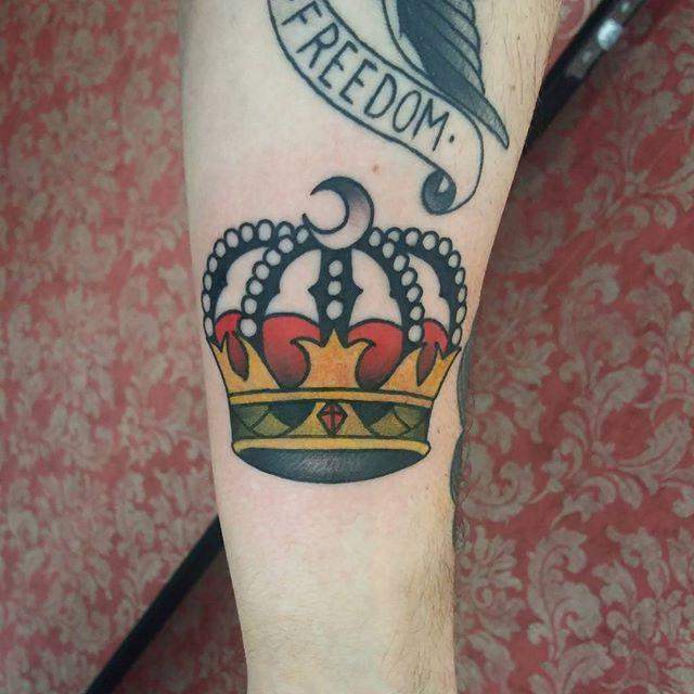 Krone Tattoo 95