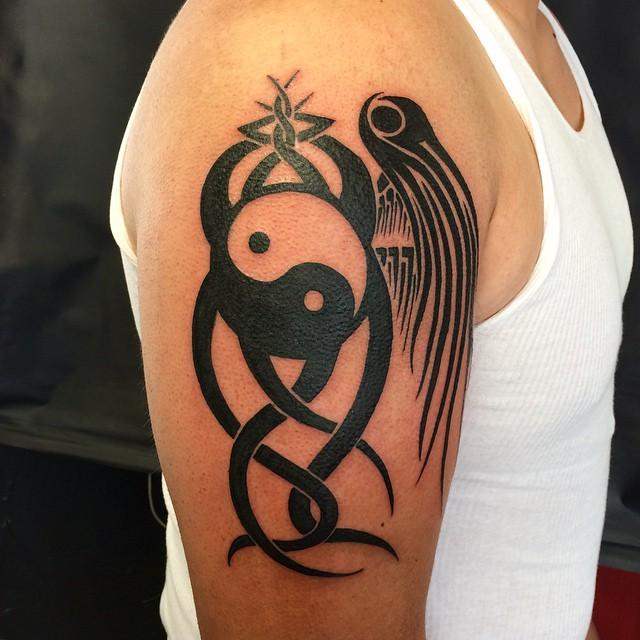 Yin und Yang Tattoo 33
