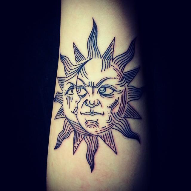 50 SonnenTattoos mit anderen Designs