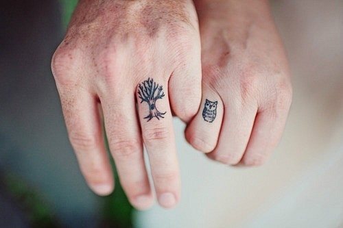 Finger Tattoo Daumen