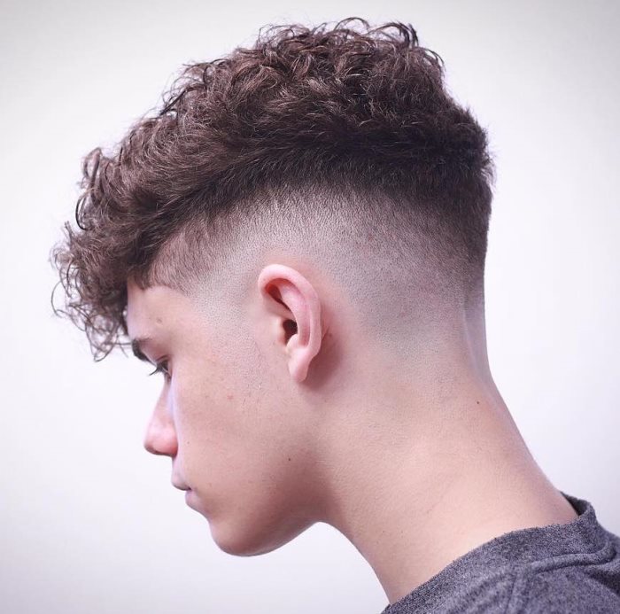 130 Fade Haircuts für den Mann - Trends 2022