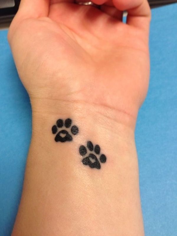 hondenpootjes tattoo 103