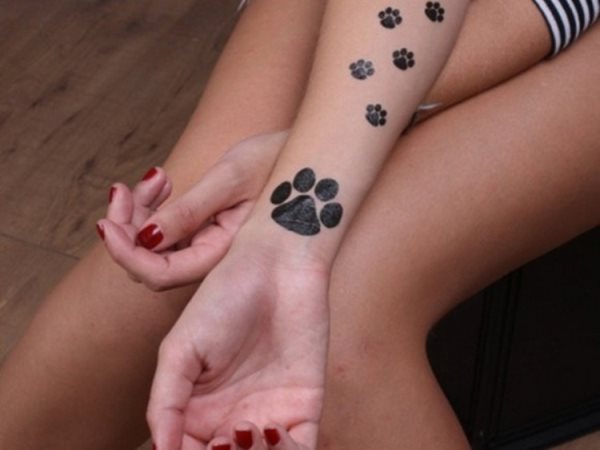 hondenpootjes tattoo 139