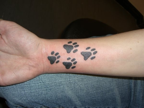 hondenpootjes tattoo 59